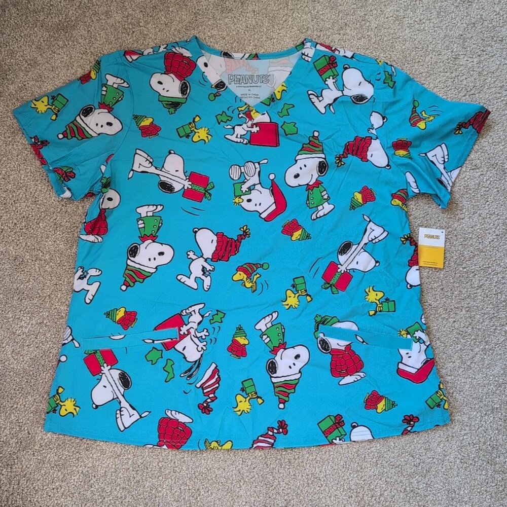 NWT Peanuts Women's Scrub Top XL Snoopy Christmas Blue Medical